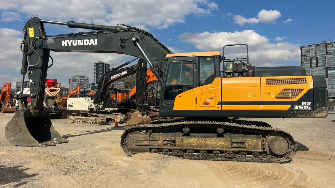 Hyundai HX350 L / 2022 / 54100 h